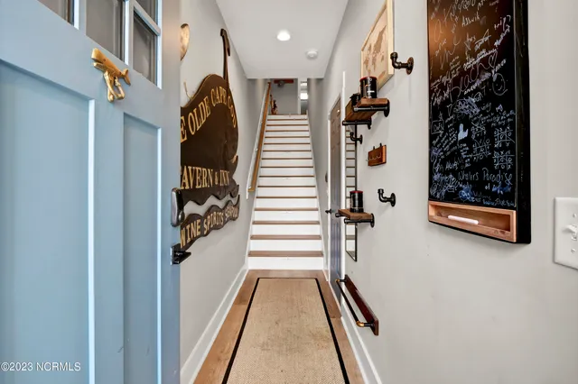 $3,000 | 305 Fayetteville Avenue, Unit 2, Carolina Beach, NC 28428