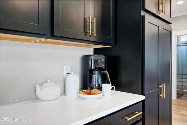 $3,000 | 305 Fayetteville Avenue, Unit 2, Carolina Beach, NC 28428