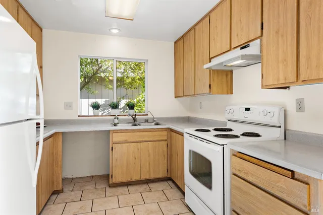 $499,000 | 2542 Casey Drive, Santa Rosa, CA 95403