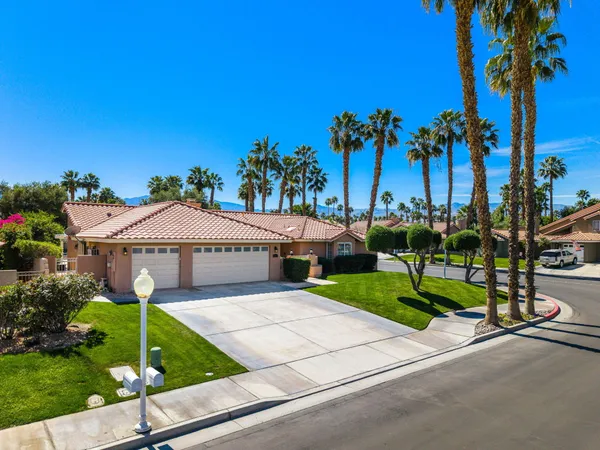 $775,000 | 76915 Tricia Lane, Palm Desert, CA 92211