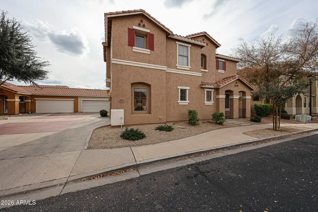 $2,145 | 961 East Redondo Drive, Gilbert, AZ 85296