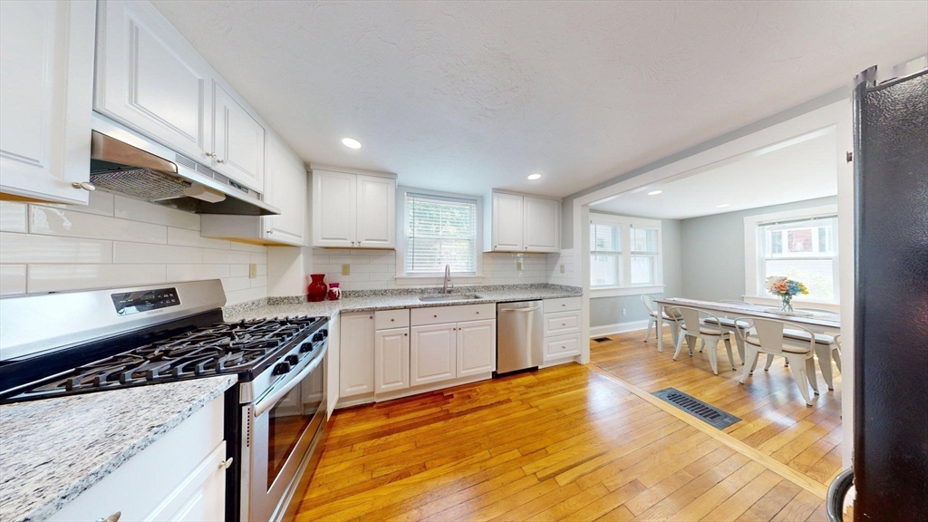 33 Volusia Road Hingham, MA 02043 - Photo 9 of 26