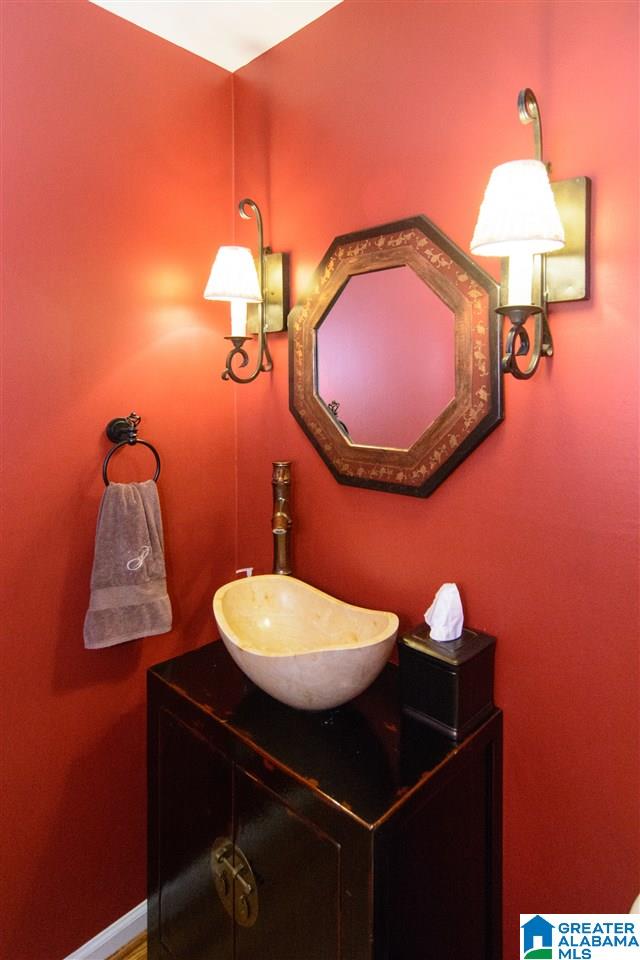 3800 North Woodridge Road Birmingham, AL 35223 - Photo 20 of 50