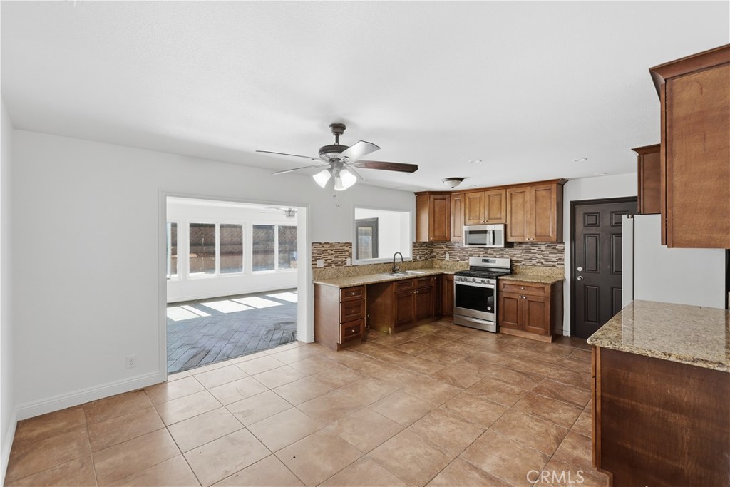 2511 Spring Meadow Lane Highland, CA 92346 - Photo 11 of 52