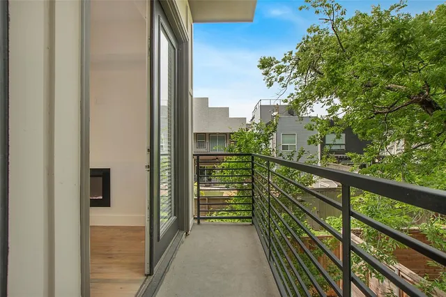 $515,000 | 4205 Roseland Avenue, Unit 205, Dallas, TX 75204