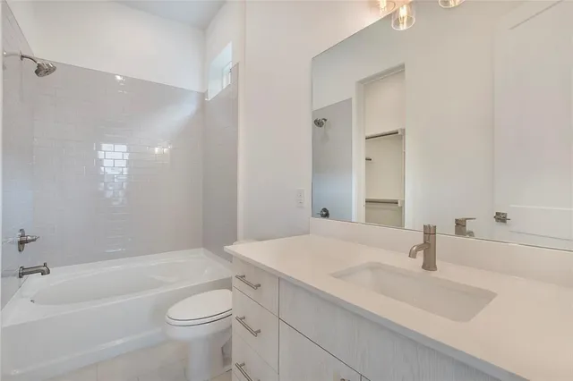 $515,000 | 4205 Roseland Avenue, Unit 205, Dallas, TX 75204