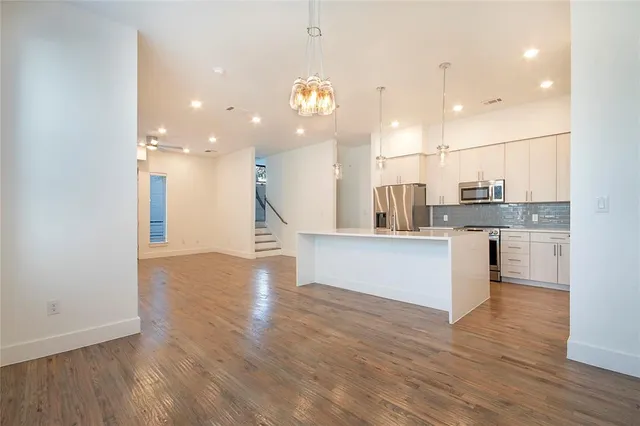 $515,000 | 4205 Roseland Avenue, Unit 205, Dallas, TX 75204