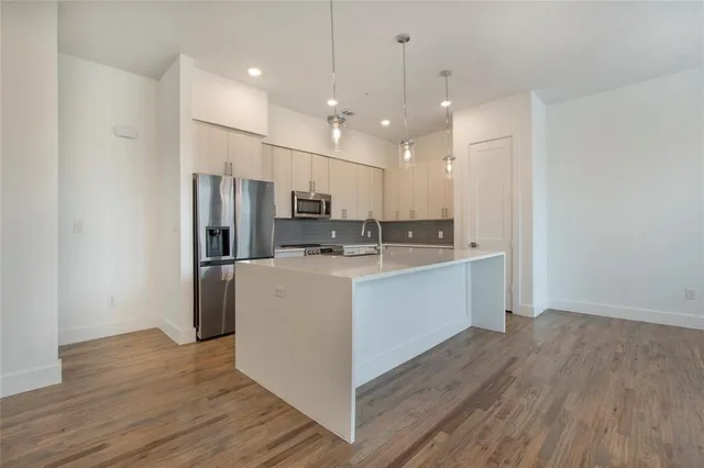 $515,000 | 4205 Roseland Avenue, Unit 205, Dallas, TX 75204
