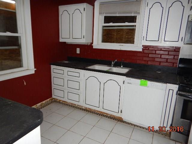 964 Hulton Road Penn Hills, PA 15147 - Photo 5 of 11 Gallery Image 5