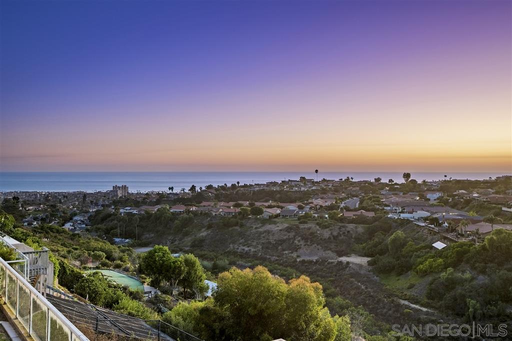 5466 Soledad Road La Jolla, CA 92037 - Photo 2 of 18 view of city and mountain