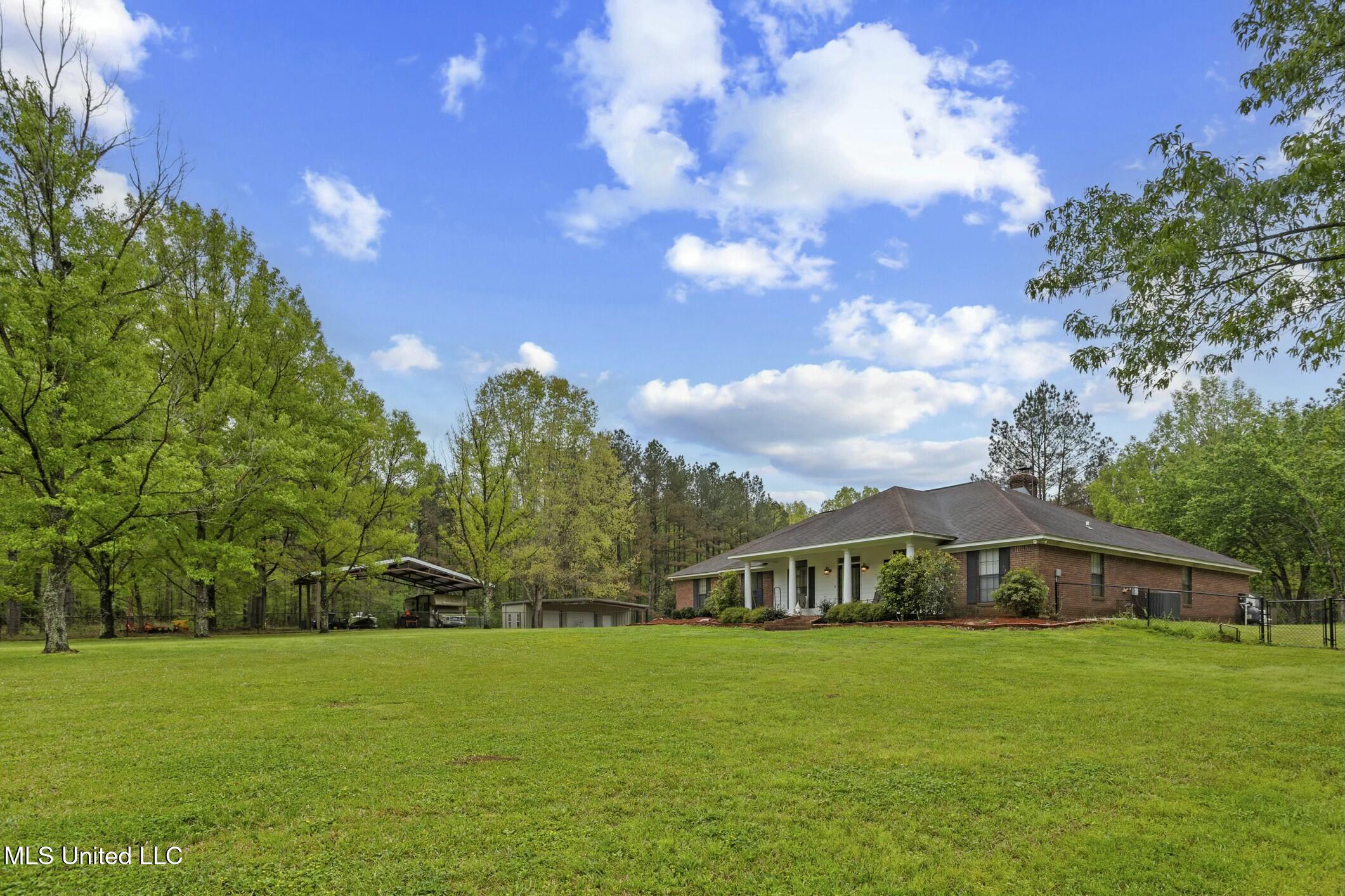 137 Falcon Ridge Drive Raymond, MS 39154 - Photo 4 of 52 tempImages1Ykj1