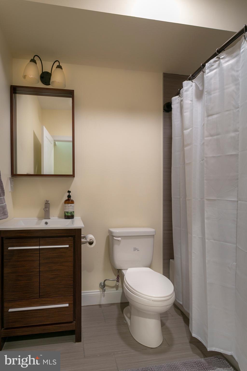 713 North 20th Street, Unit B Philadelphia, PA 19130 - Photo 11 of 14
