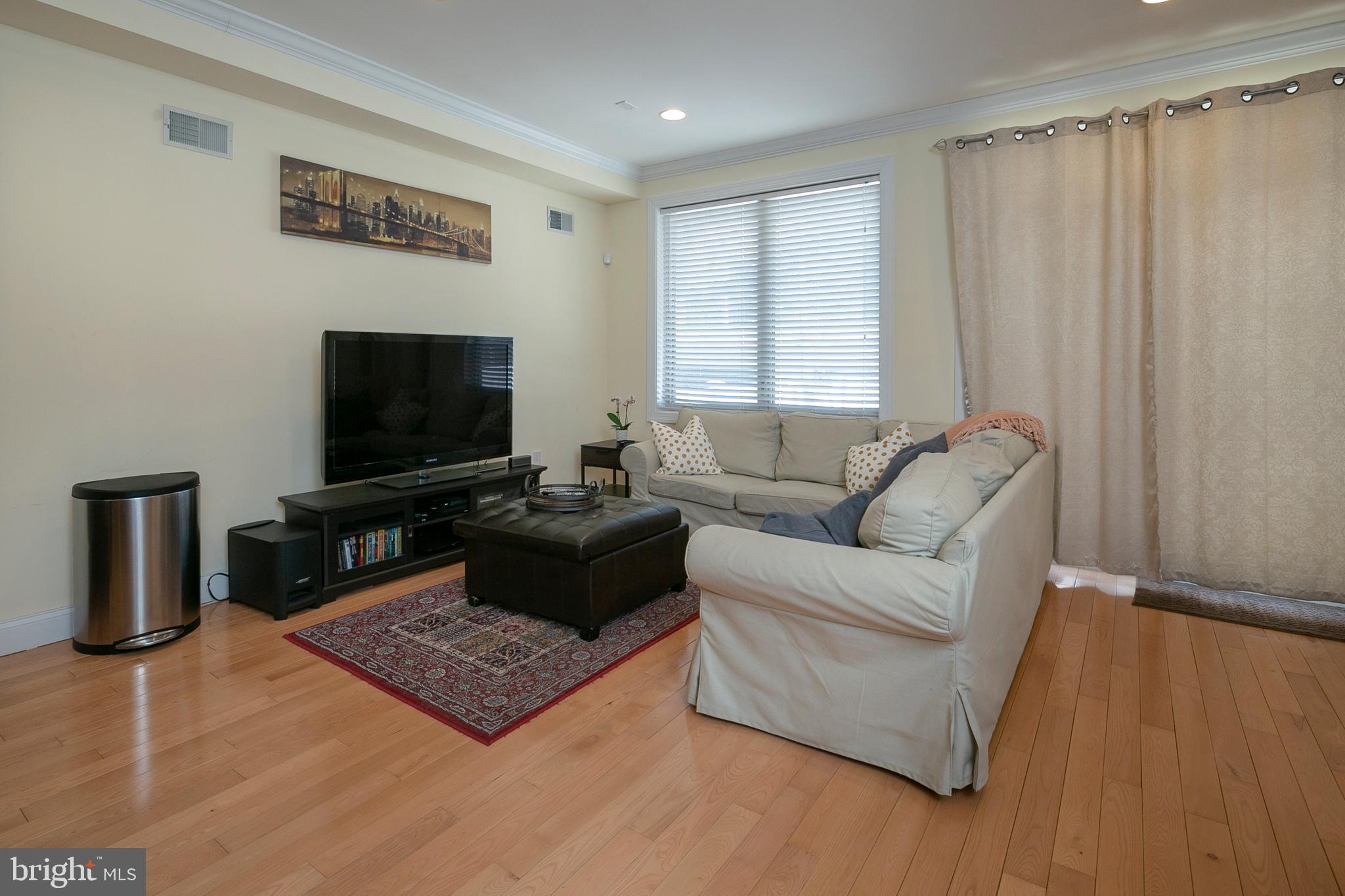 713 North 20th Street, Unit B Philadelphia, PA 19130 - Photo 5 of 14