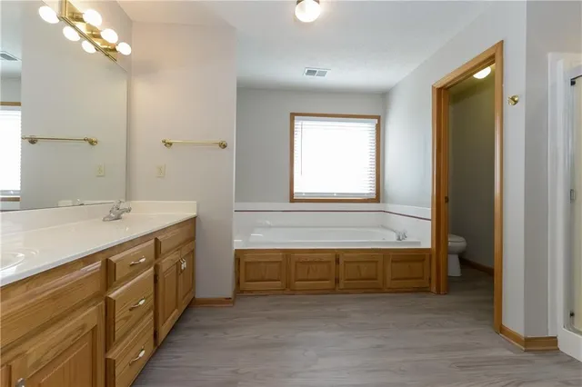 $2,725 | 5620 Meadow View Drive, Shawnee, KS 66226