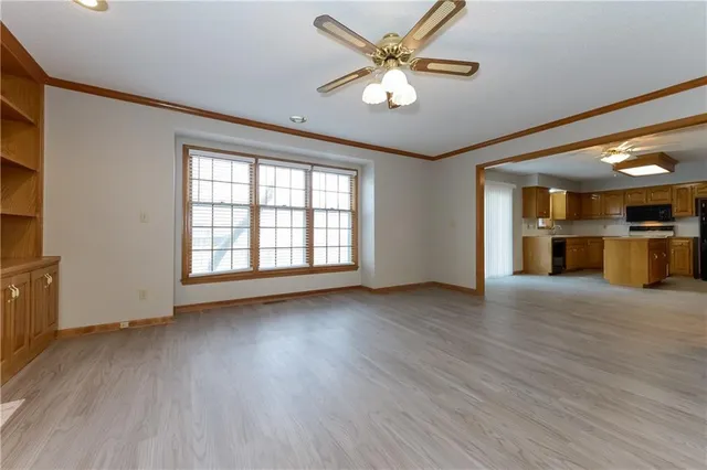 $2,725 | 5620 Meadow View Drive, Shawnee, KS 66226