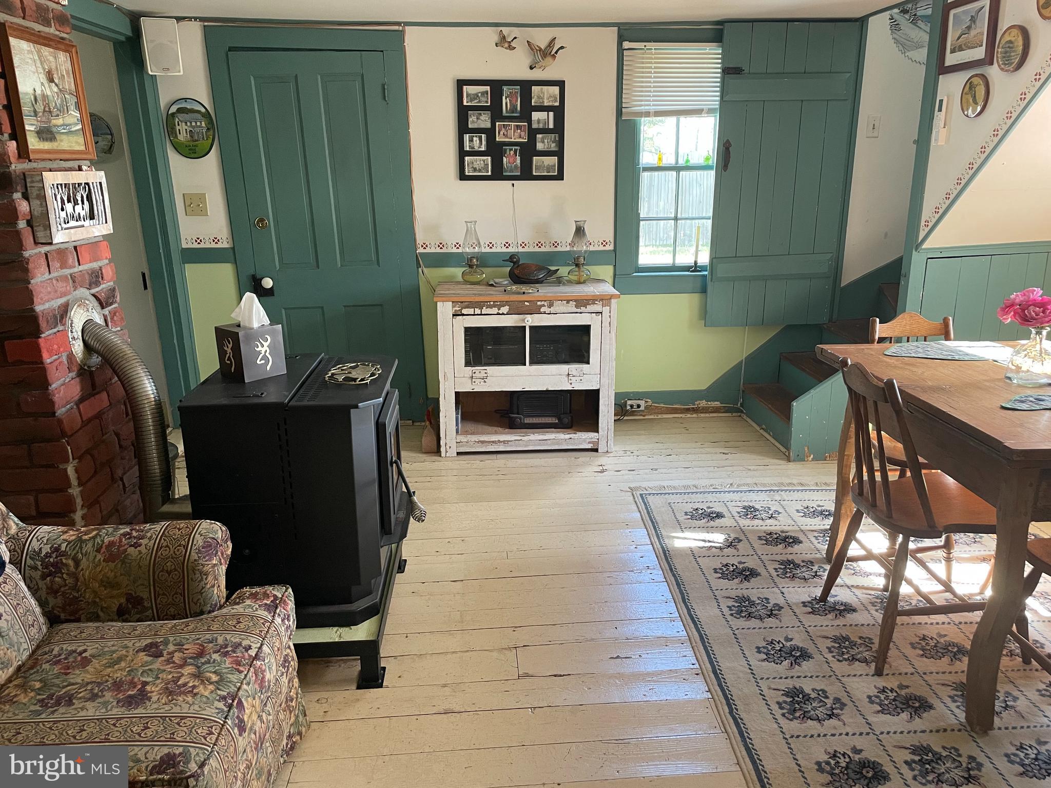 2720 Church Street Quantico, MD 21856 - Photo 10 of 35 a living room with furniture and a fireplace