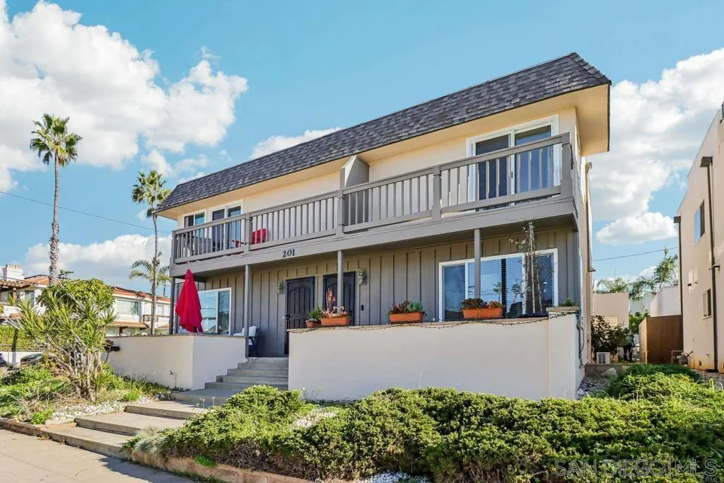 201 4th Street, Unit A Encinitas, CA 92024 - Photo 16 of 19 Gallery Image 16