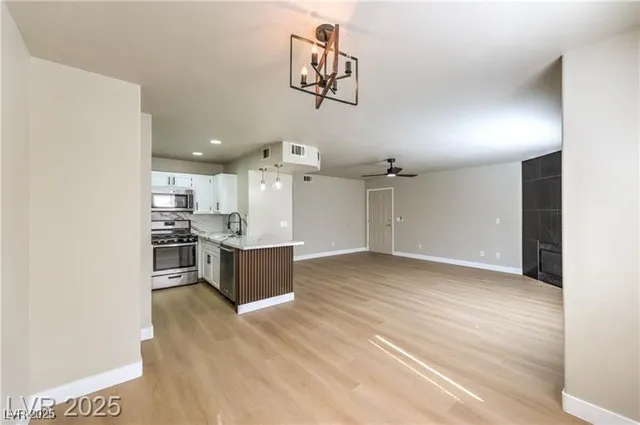 $1,500 | 8450 Alta Drive, Unit 121, Las Vegas, NV 89145