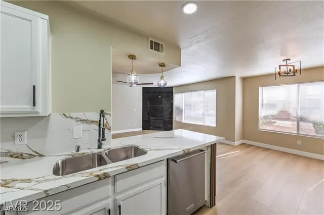 $1,500 | 8450 Alta Drive, Unit 121, Las Vegas, NV 89145
