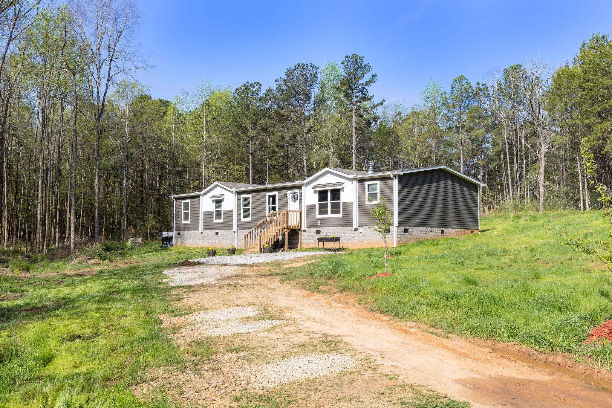 4050 Miller Road Hodges, SC 29653 - Photo 32 of 36