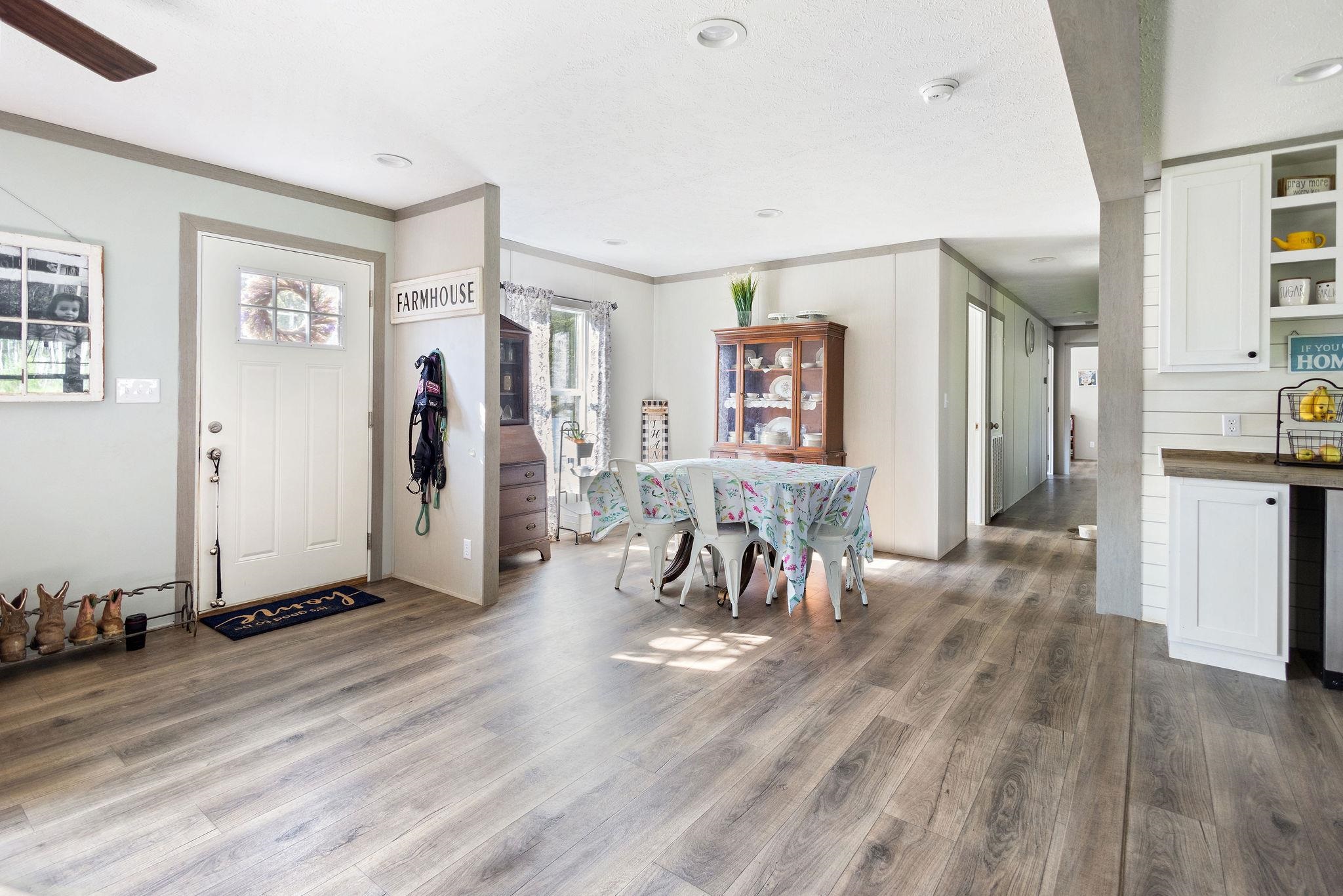 4050 Miller Road Hodges, SC 29653 - Photo 9 of 36