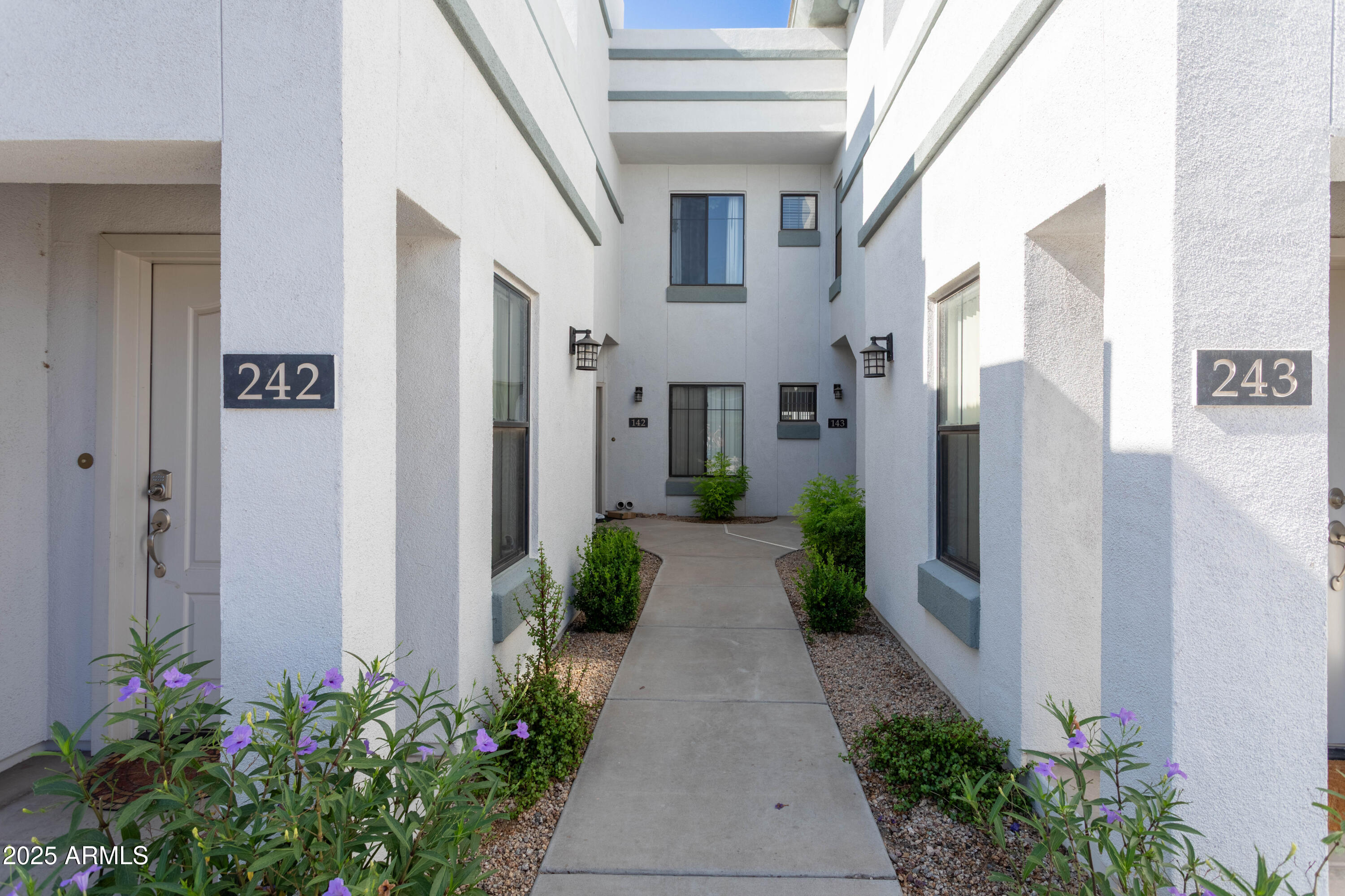 295 North Rural Road, Unit 143 Chandler, AZ 85226 - Photo 4 of 19 3V6A0604-HDR