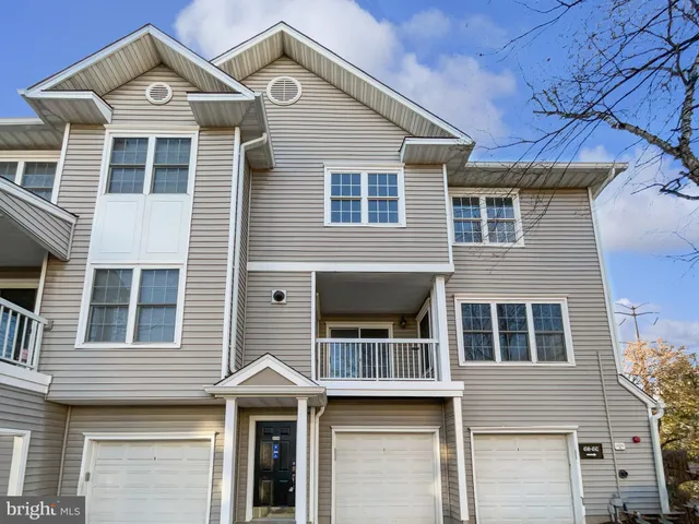 $472,000 | 4544 Superior Square, Fairfax, VA 22033
