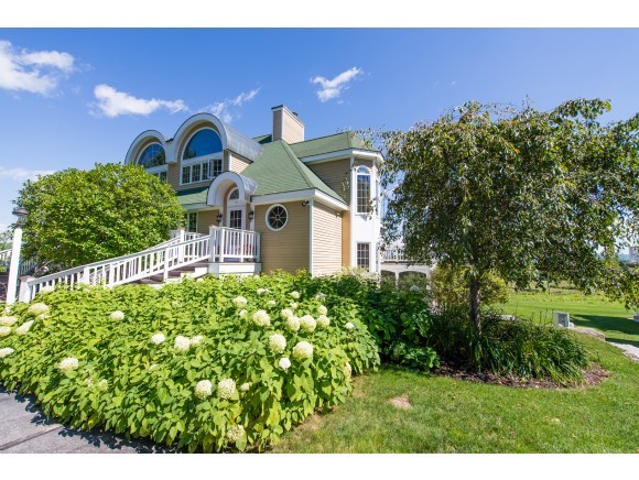 15 Hawk Ridge Road, Unit 15 Meredith, NH 03253 - Photo 1 of 31 Gallery Image 1