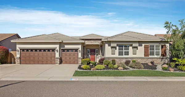 $754,900 | 924 Cottrell Way, Galt, CA 95632
