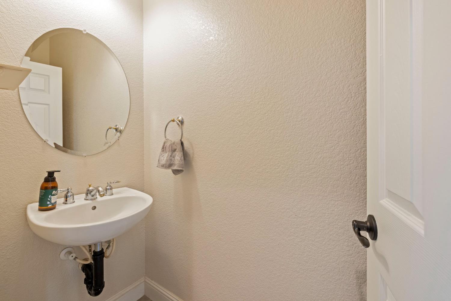 924 Cottrell Way Galt, CA 95632 - Photo 14 of 51