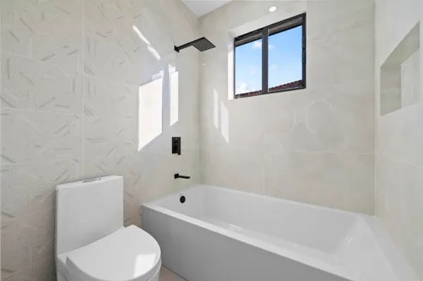 $8,200 | 621 Northwest 42nd Avenue, Coconut Creek, FL 33066