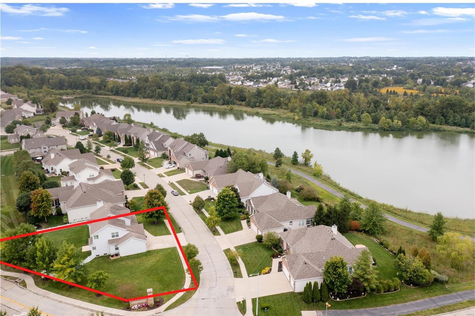 102 Riparian Drive Dardenne Prairie, MO 63368 - Photo 2 of 22