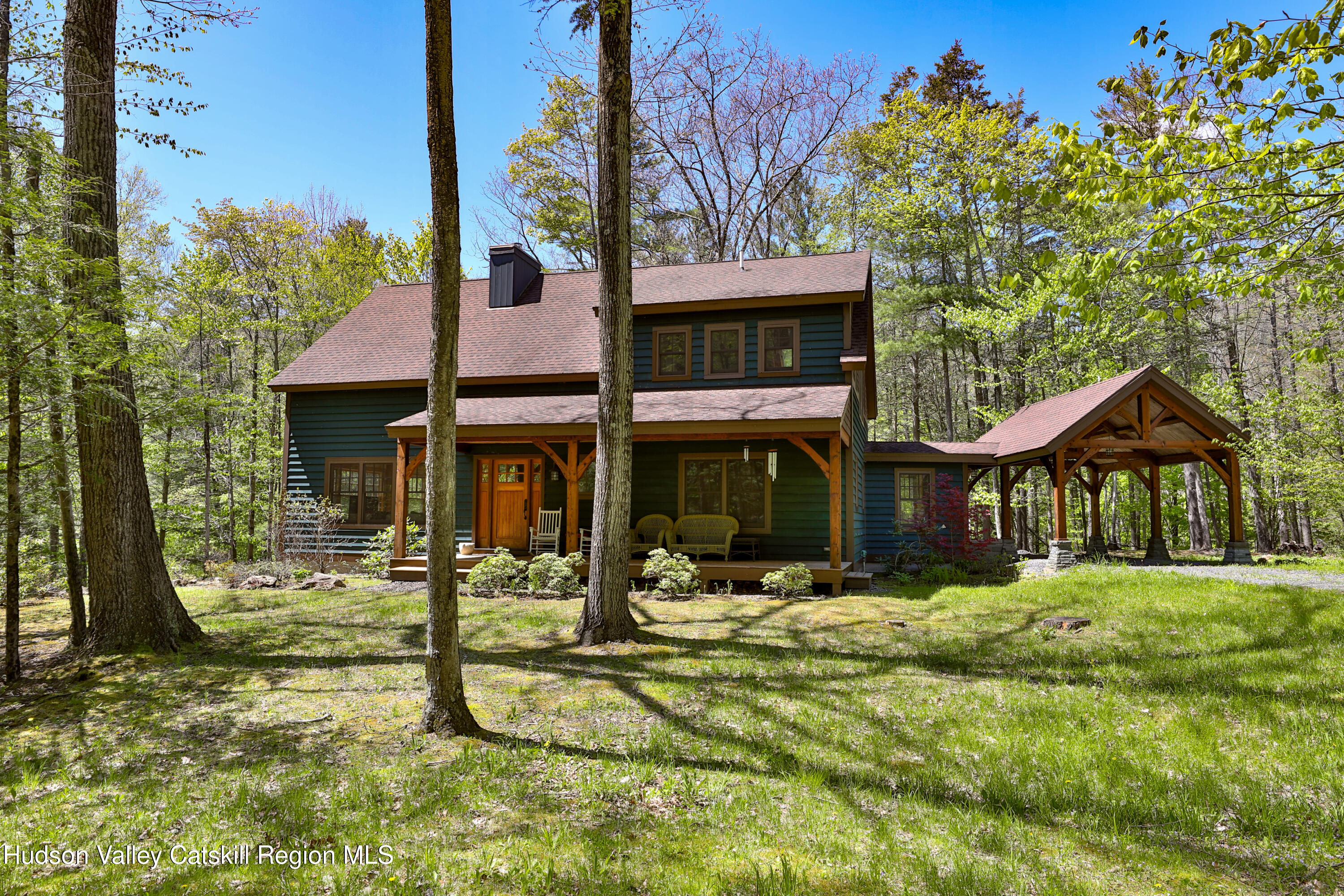 29 Fichtner Road Phoenicia, NY 12464 - Photo 7 of 64 a front view of a house with garden