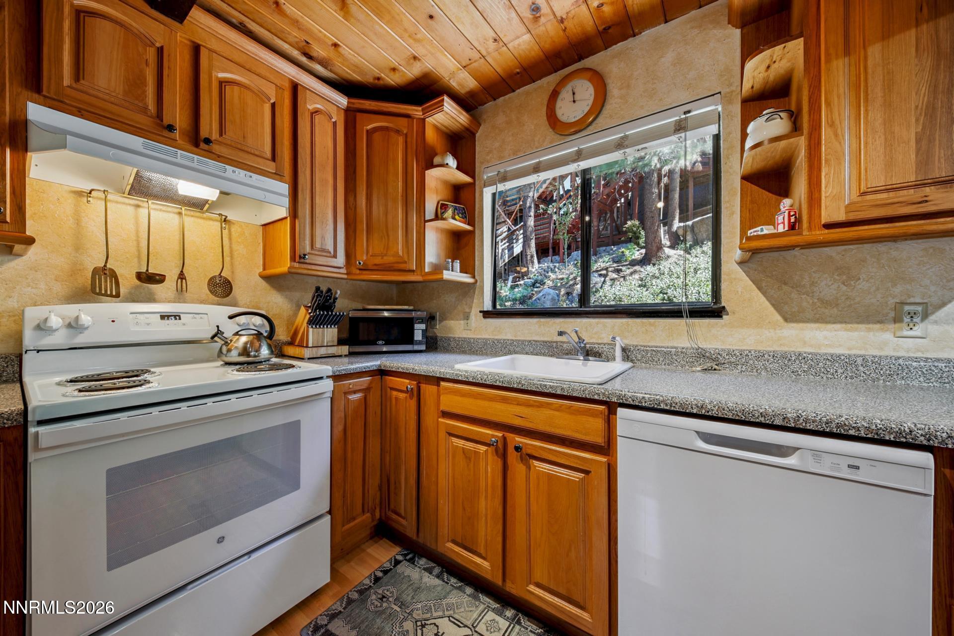 233 South Benjamin Drive Stateline, NV 89449 - Photo 16 of 51 a15