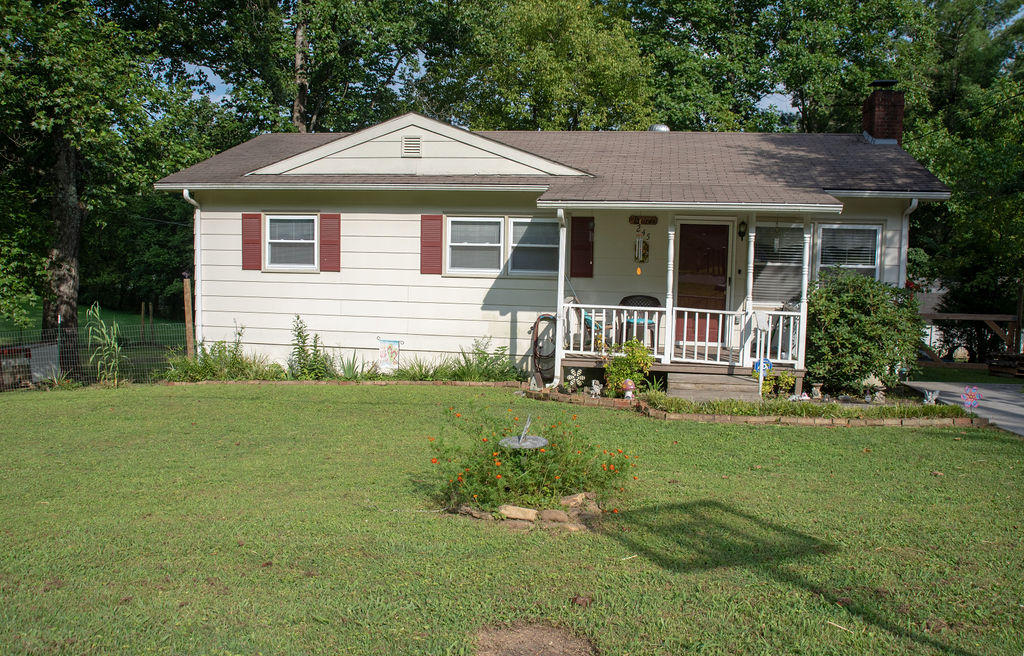 245MountainViewRDCaryville(1of1)-3
