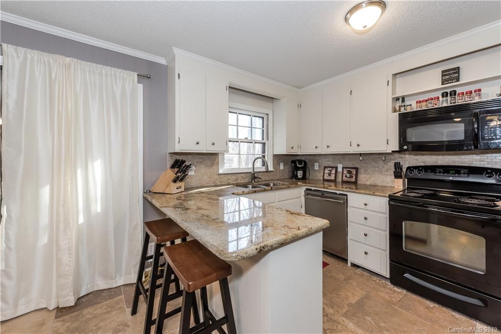 2909 Sunset Road Charlotte, NC 28216 - Photo 8 of 28 Gallery Image 8