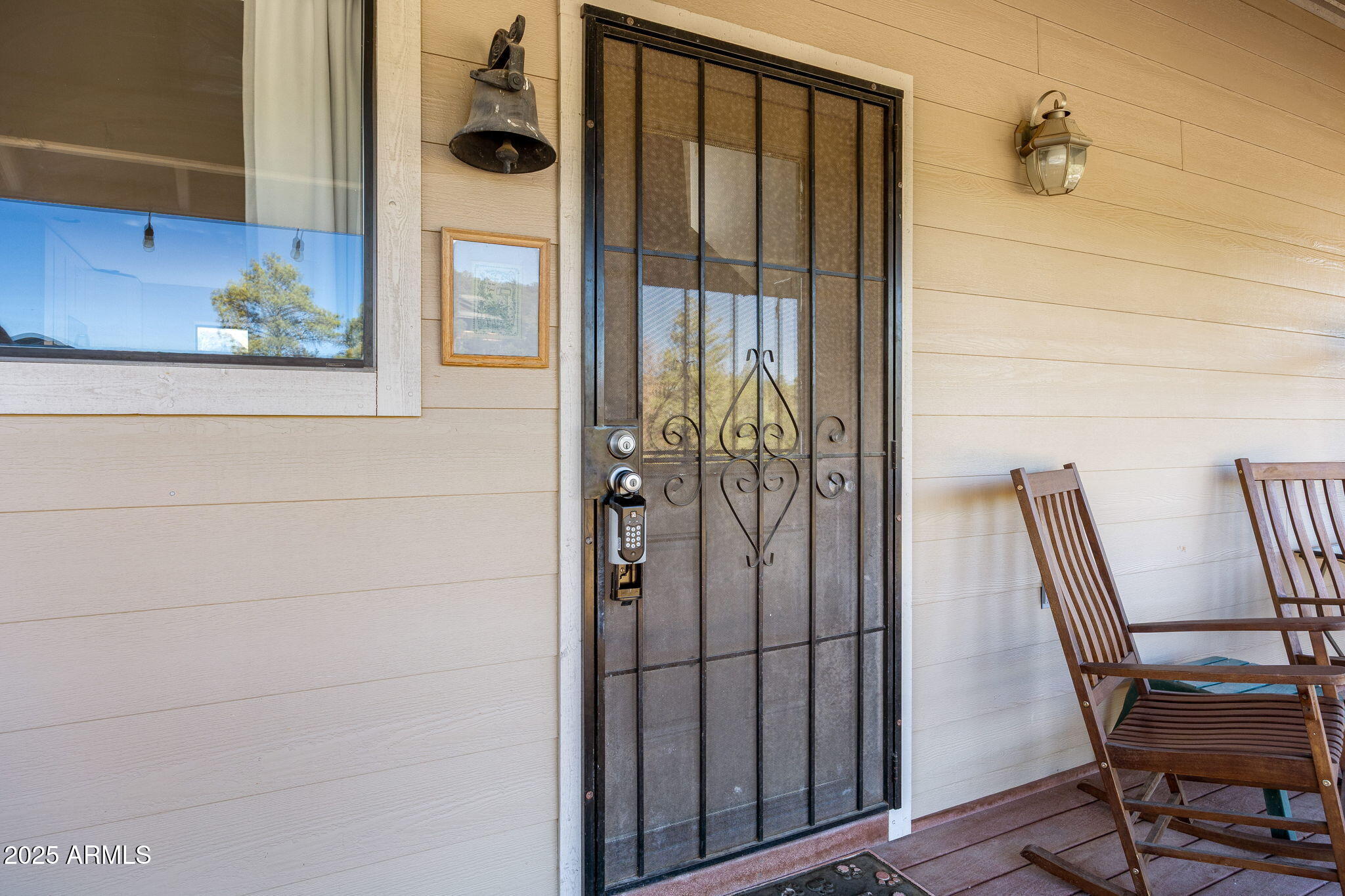 3684 Diamondback Drive Overgaard, AZ 85933 - Photo 4 of 36 a view of a hallway with wooden floor and windows