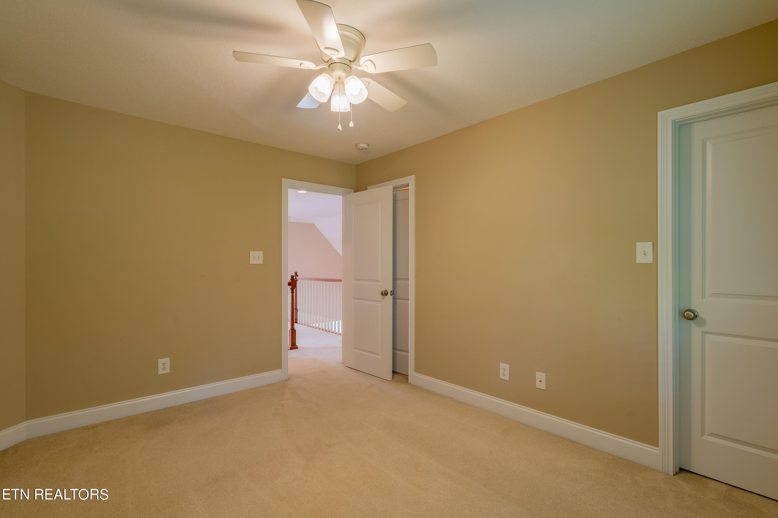 8829 Nubbin Ridge Road Knoxville, TN 37923 - Photo 33 of 57 Bedroom 3 - Upstairs