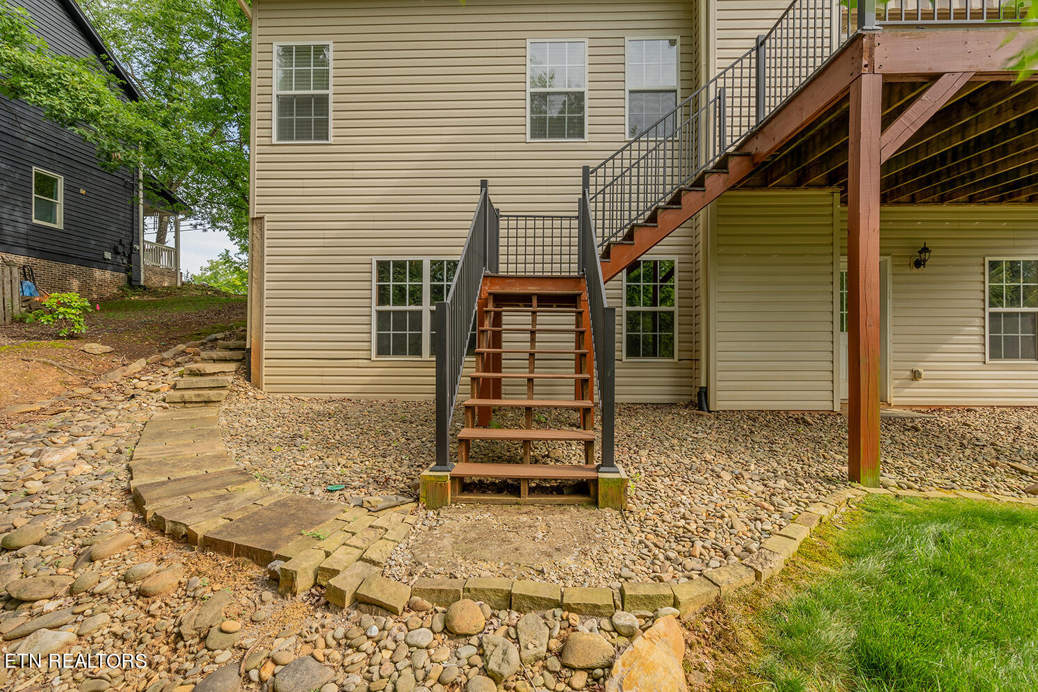 8829 Nubbin Ridge Road Knoxville, TN 37923 - Photo 45 of 57 Paver Steps to Backyard