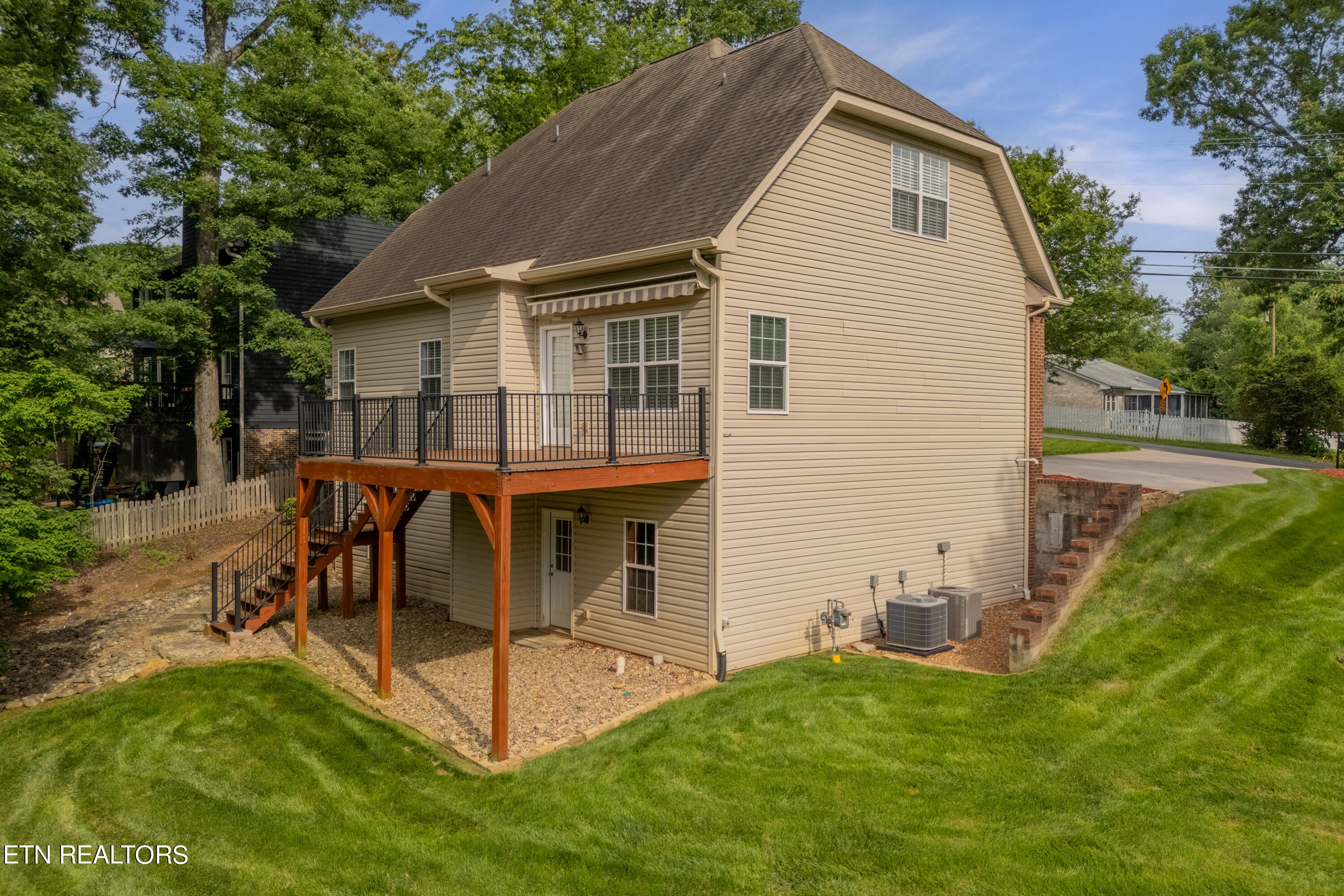 8829 Nubbin Ridge Road Knoxville, TN 37923 - Photo 47 of 57 Back View