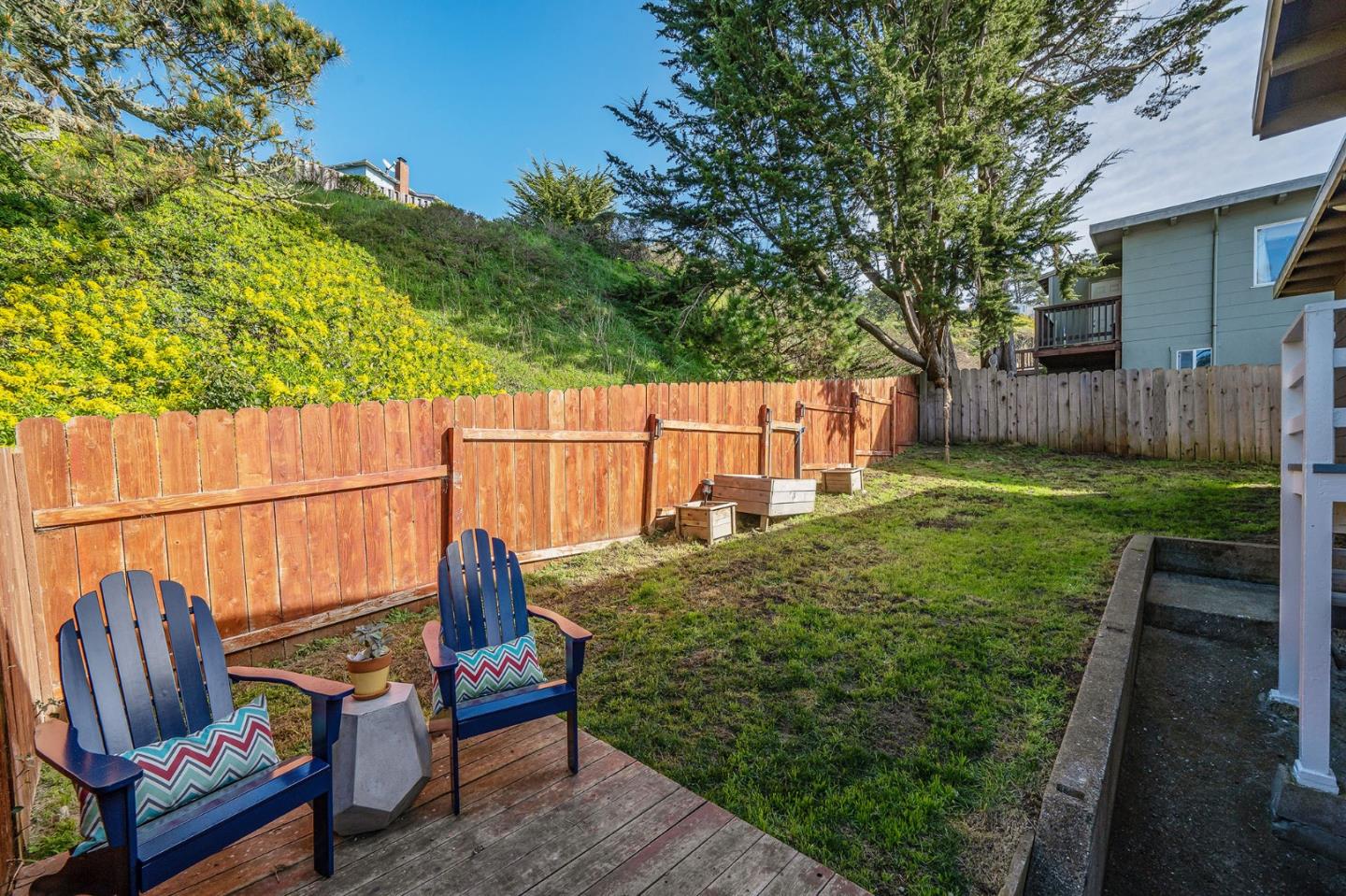 559 Manor Drive Pacifica, CA 94044 - Photo 37 of 38 a view of a bench in the backyard