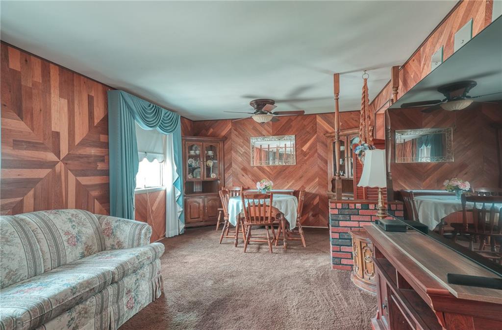 142 William Circle McKees Rocks, PA 15136 - Photo 2 of 23 a living room with furniture and a couch