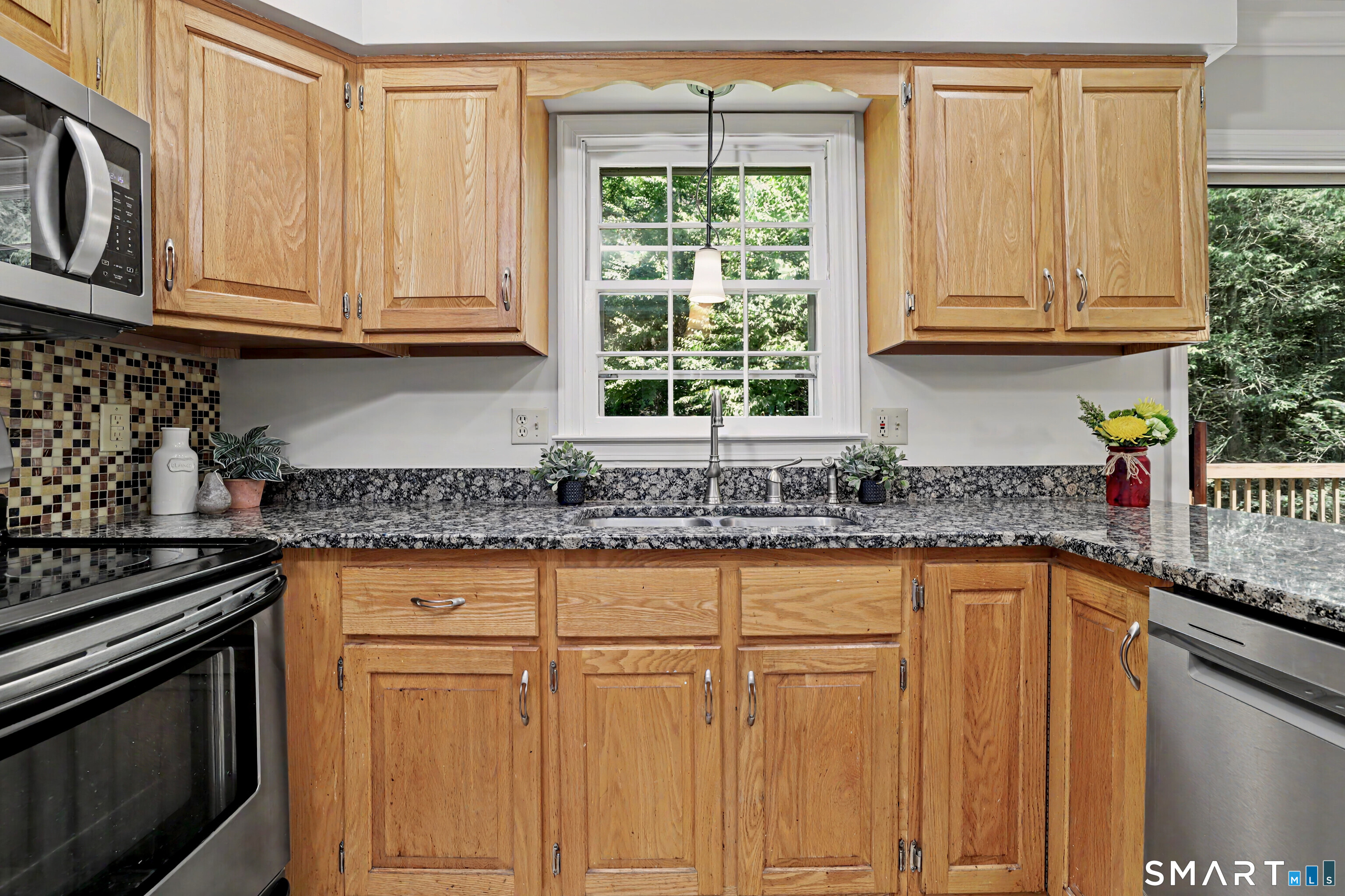 23 Jeremiah Road Newtown, CT 06482 - Photo 16 of 40