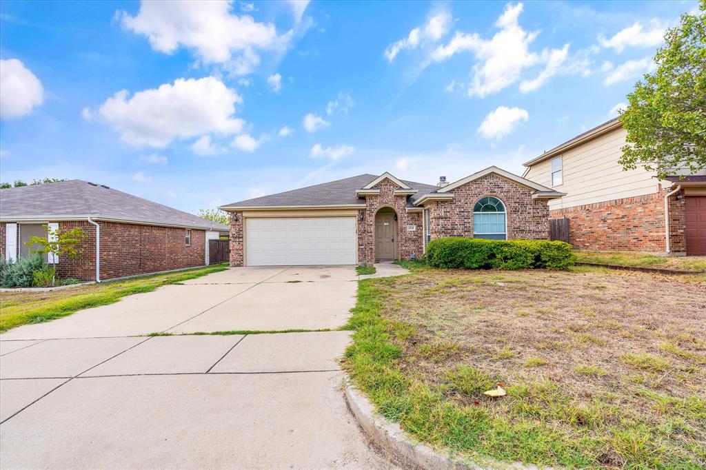 2732 Brea Canyon Road Fort Worth, TX 76108 - Photo 3 of 30