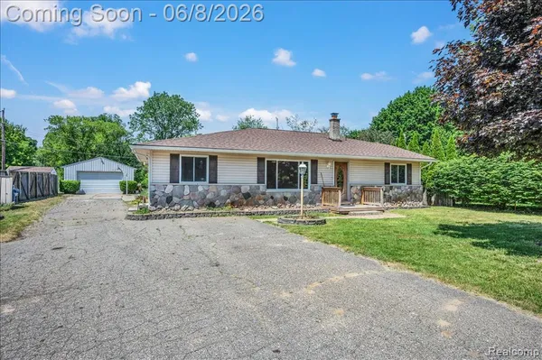 $325,000 | 730 Bogie Lake Road, White Lake, MI 48383