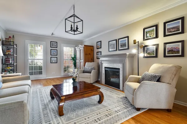 $1,500,000 | 90 Linden Avenue, Glencoe, IL 60022