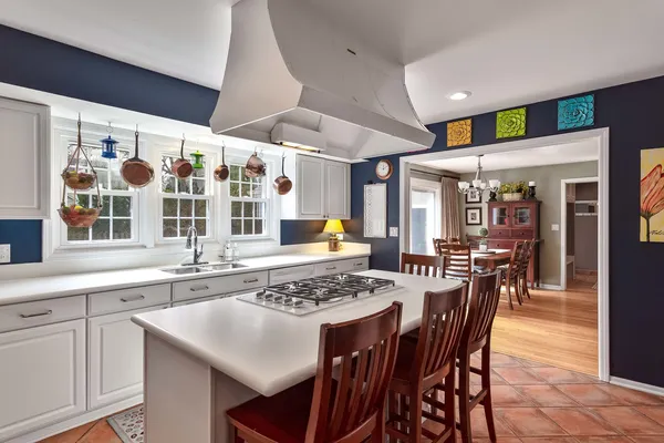 $1,500,000 | 90 Linden Avenue, Glencoe, IL 60022