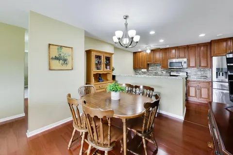 $269,000 | 201 Thames Parkway, Unit 3G, Park Ridge, IL 60068