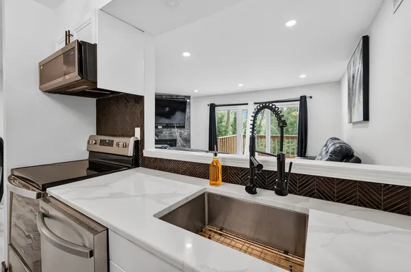 $399,000 | 2911 Marina Drive, Middleton, WI 53562