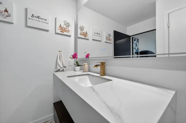 $399,000 | 2911 Marina Drive, Middleton, WI 53562